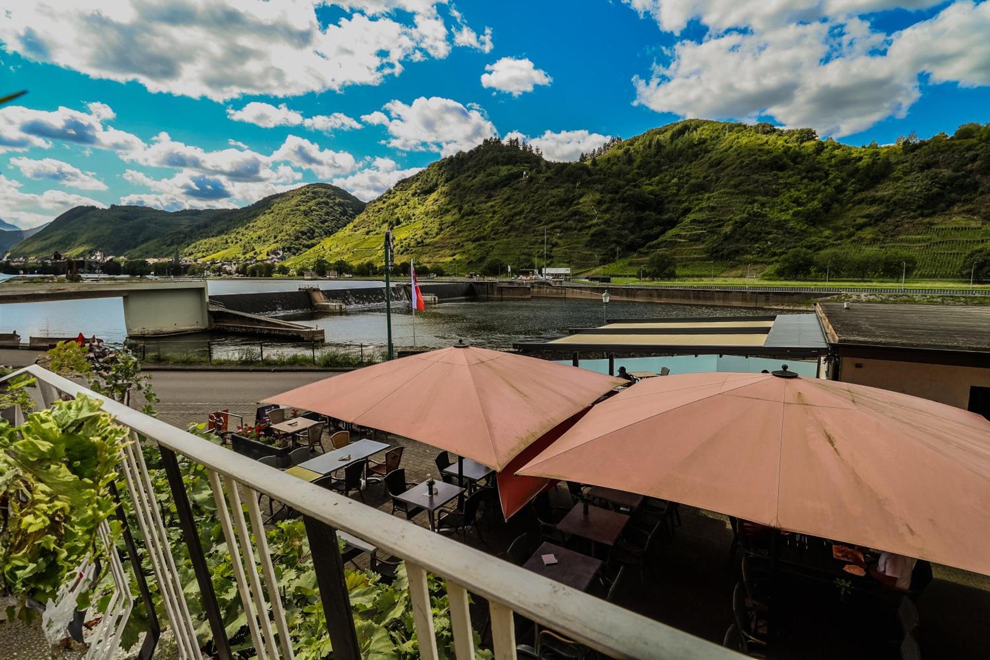 Exklusive Moselidylle: Fewo Mit Traumhaftem Staustufenblick, Netflix, Terrasse Neef Buitenkant foto