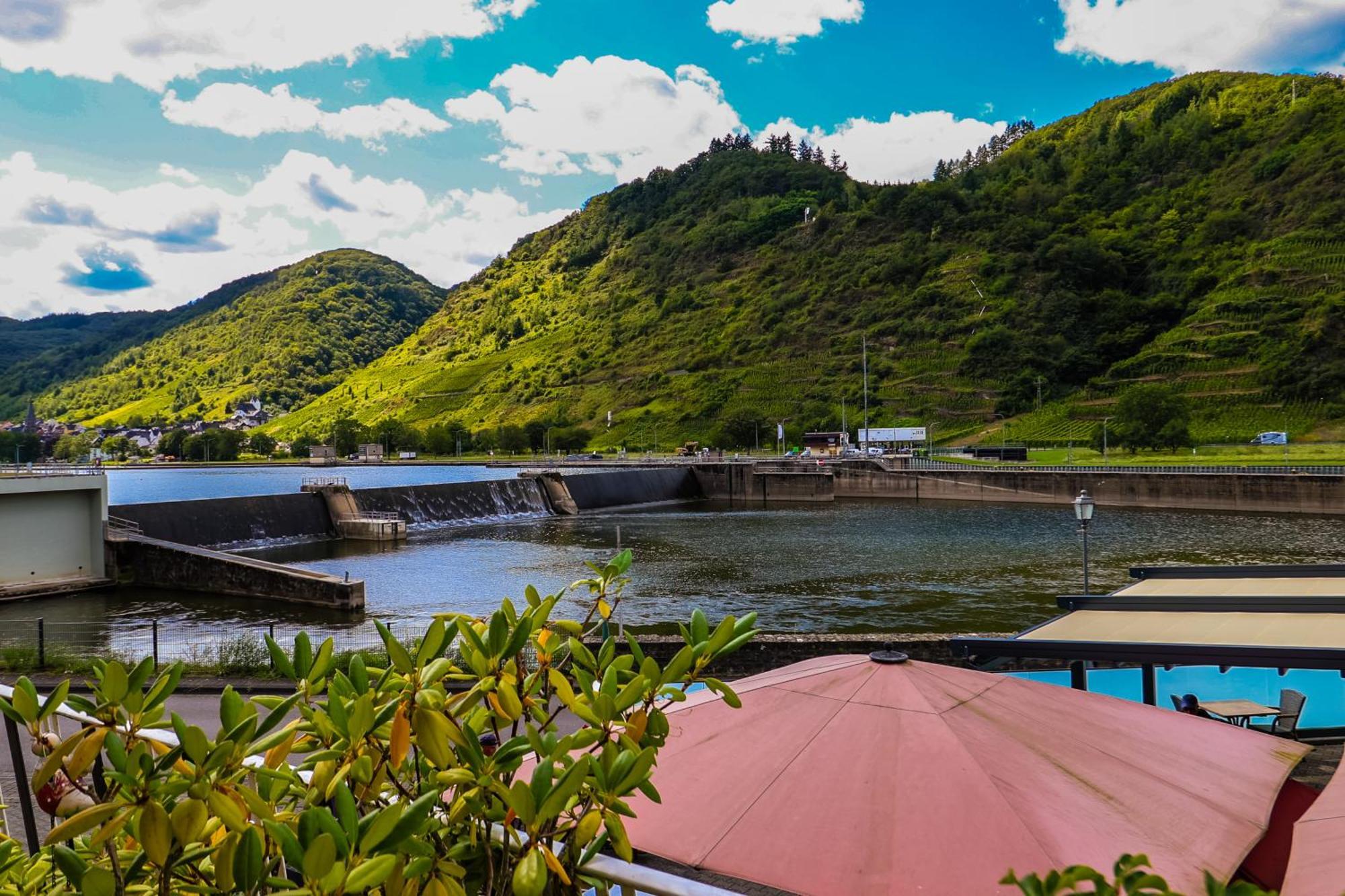 Exklusive Moselidylle: Fewo Mit Traumhaftem Staustufenblick, Netflix, Terrasse Neef Buitenkant foto